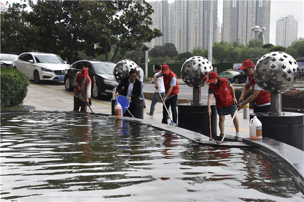 华体会·hth|官网入口-www.hth.com
联合商务区社区开展“清洁家园 美化社区” 主题志愿服务活动